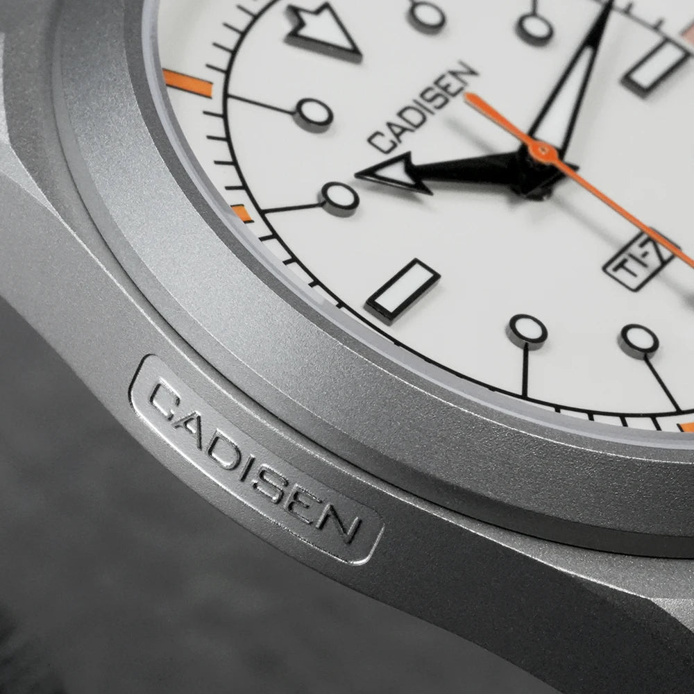 Titanium Automatic Dive Watch – Sapphire Crystal & Lume