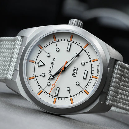 Titanium Automatic Dive Watch – Sapphire Crystal & Lume